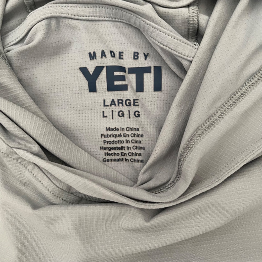 YETI Men's Hooded Ultra Lightweight Sunshirt - Picture 7 of 8